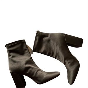 JESSICA SIMPSON ANINADAX BLK SATIN Ankle boots 9.5